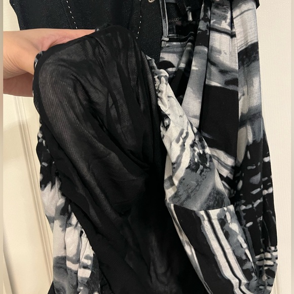 Cute design dress, size XS - Picture 3 of 3